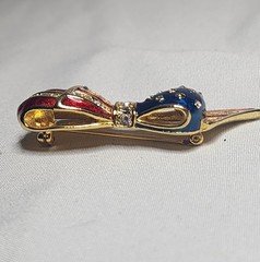 VINTAGE CAROLEE Bow American Flag Gold Tone Enamel Rhinestones Brooch