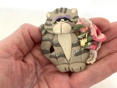Vintage TIGRE LIS Karen Justice CAT & Roses Polymer Clay 2-1/2” BROOCH
