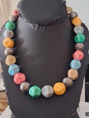 Vintage faceted pastel lucite irregular bead statement necklace 18.5″