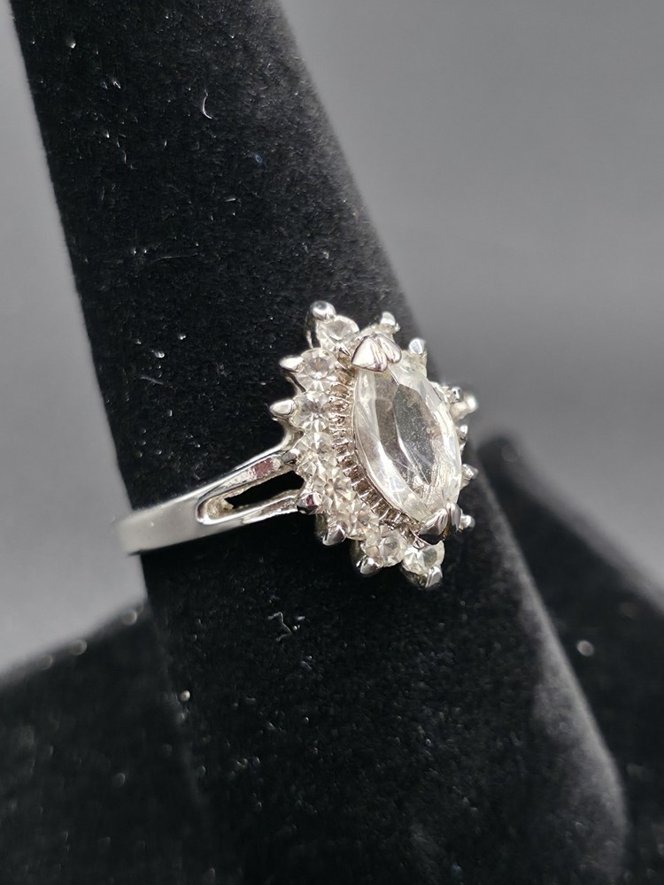 Vintage Silver Toned CZ Cocktail Starburst Ring – Size 8.5
