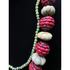 VTG Chinese Carved Cinnabar Jade Bowenite Beaded 2 Strand Statement Necklace