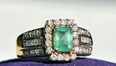Vintage 14k Gold Handcrafted Natural Diamond And Emerald 9x7mm Band Ring 5.2g