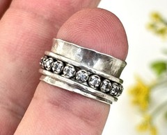 Vtg Sterling Silver 925 CZ 10mm Wide Hammered Spinner Fidget Band Ring Size 6