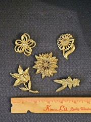 5 Vintage Floral Brooches Gold-Tone, Two Signed, One AAi