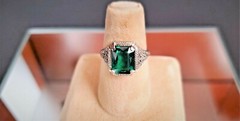 14k White Gold Filigree Design Ring Set Man Made Emerald Green Type Stone