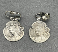VTG Art Nouveau Lady Portrait Clip On Earrings Silver Tone Mucha Style Dangle