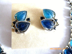 RARE LISNER MOLDED LUCITE LEAF RHINESTONE NECKLACE EARRINGS SET