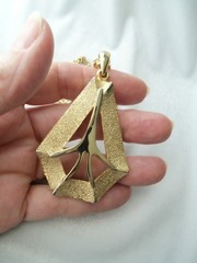 Vintage Celebrity NY Textured Gold Tone Modernist Pendant Necklace