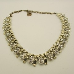 Vintage Lisner Necklace Rhinestone Gold Tone Statement 16 Inch ONE MISSING STONE