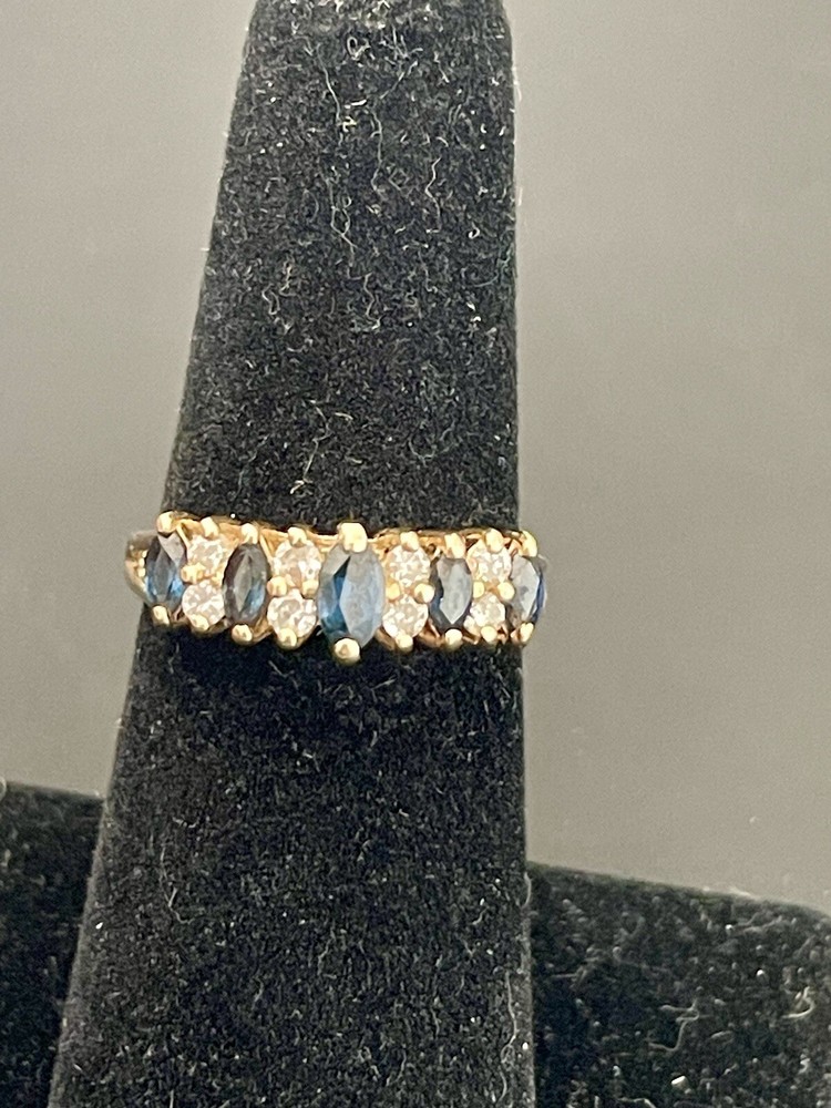 14KT Yellow Gold Sapphire and Diamond Ring. Size 6.5 (S179)