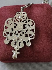 Vintage Trifari Clear Rhinestone Pendant With Chain Necklace 16″-18″
