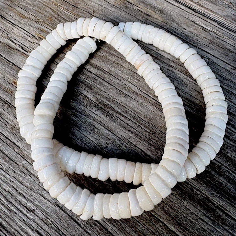 9-10mm 70’s HAWAIIAN PUKA SHELL Necklace 19 inch men/women’s