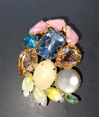 Vtg JULIANA D&E Cluster Faceted Multicolor Rhinestone Brooch & Clip-On Earrings