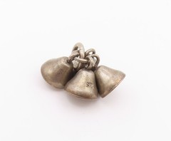 925 Sterling Silver Vintage Pendant Miniature Cluster Bell Charm Loop PT26450