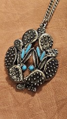 VNTG Silver Tone Faux Turquoise Cactus Prickly Pear 2″ Pendant 21″ Necklace