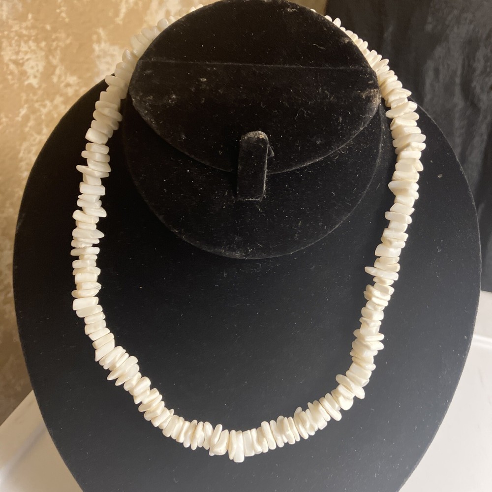 Vintage White Shell Necklace Choker Style 17 Inches