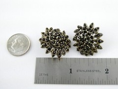 Vintage Gilt Brass Red Garnet Studded Clip on Earrings 10g Starburst Motif .75In