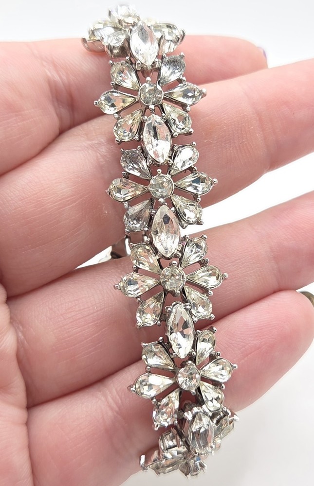 Crown Trifari Clear Rhinestone Flower Bracelet 6.5 In 1950’s