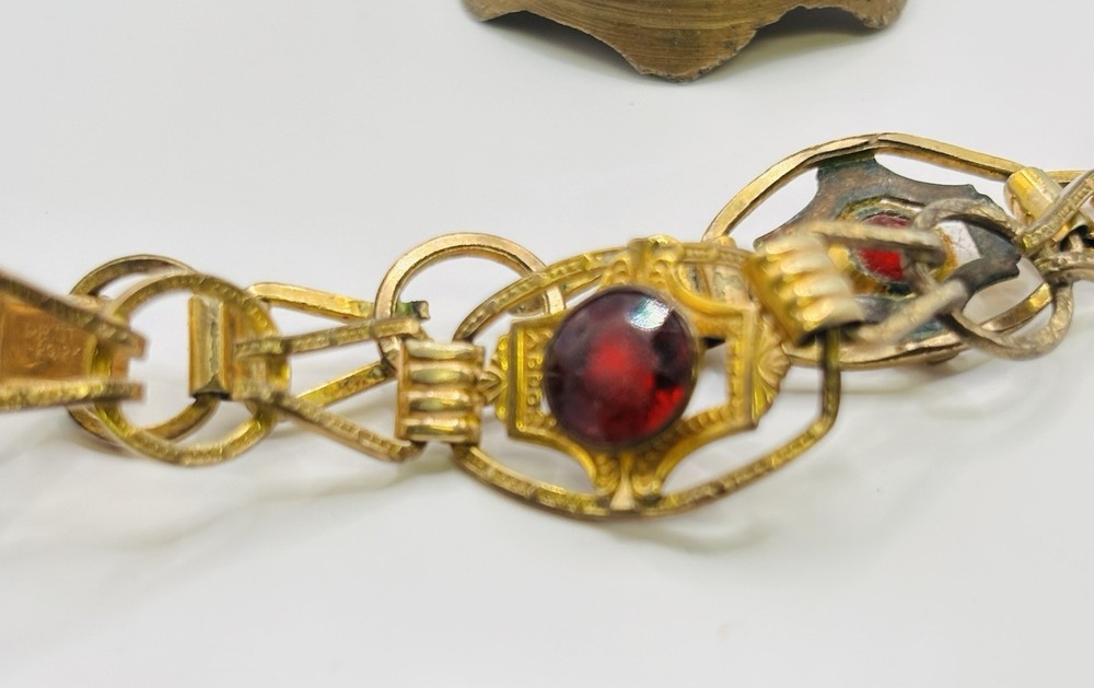1930 Providence Stock Co. 12K Gold Filled 3 Garnet Stones. 7 Inches