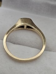 Vintage 14k yellow white gold 3 diamond ring Size 7.25 3.1 Grams Approx. .23 Tcw