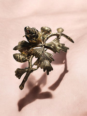 Vintage Textured Brass Articulated Pine Cone Branch Brooch/Pin~2.5″ X 1 5/8″