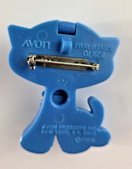 Vintage 70’s Avon Fragrance Glace Pin Pal Blue & Red Calico Cat NEW w/Box
