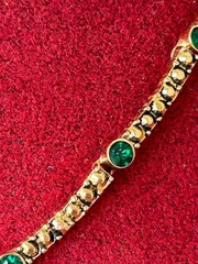 Vintage MONET Gold Tone Choker Necklace Tear drop Green Gemstone Emerald-Like