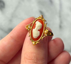 Vntge Avon Cameo Ring Size 4.5-6 Hat Pin Stick Pin Set Woman Romantic Victorian