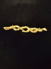 Monet Gold Tone Metal Twist Brooch Pin Signed 3in Elegant Vintage Style Jewelry