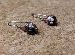 Vtg Plum Silvertone Wire Enamel Flower W/ Leaves Bead Hook Earrings Hangs 1.5 In