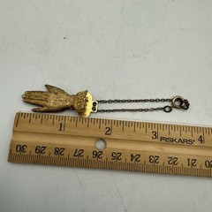 Vintage Scarf Glove Holder with chain gold Tone Intricate Clamped Hands
