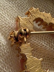 Vtg AVON JJJ Heart Brooch Pin Pink Roses Multi-Color Rhinestones Gold Tone Rare