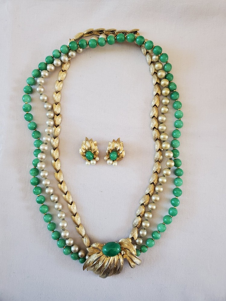 Vtg Gold Jade Glass Faux Pearl Green Mogul 3 Strand Necklace Earrings Set