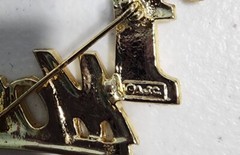 #1 Mom Pin Brooch Mother’s Day Jewelry Gift Shiney & Matte Gold Signed AJC