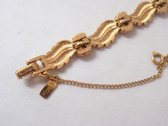 Vintage 1955-60s Monet Gold Tone 7″ Leaf Bracelet W/Safety Chain