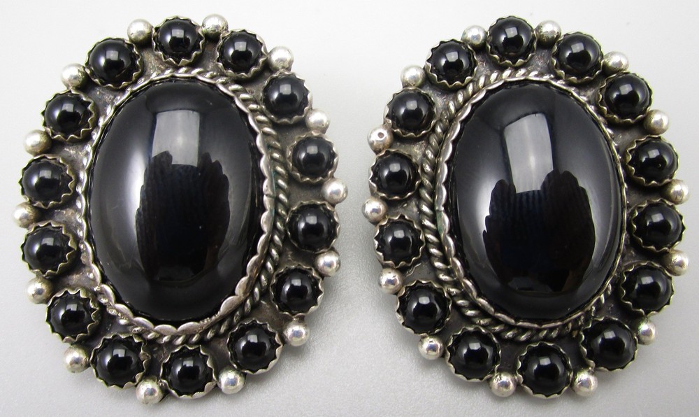 BEAUTIFUL 1 5/8″ JOAN SLIFKA STERLING SILVER ONYX CABOCHON CLIP ON EARRINGS