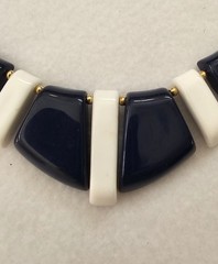 Vintage New Navy Blue White And Gold Lucite Nautical Necklace 17.5″ Length