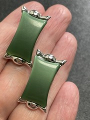 Vintage Pat Pend. Signed Green Thermoset 1.2” Retro Silver Tone Clip Earrings