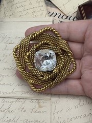 Large Brooch Goldtone Knotted Rope Clear Center Rhinestone VINTAGE 90s