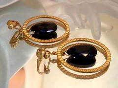 Showy More Modern Gold Tone Hoop Earrings 836m