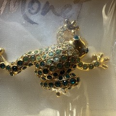 Monet pin brooch Frog rhinestones vintage unused 80’s Mint In Box