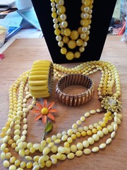 Vintage Lot Of 5 Necklaces, Bracelets And A Brooch/Pin Yellow