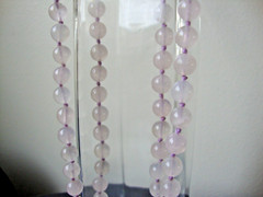 VINTAGE 1980s HAND STRUNG HAND KNOTTED 8mm ROSE QUARTZ 30″ ENDLESS BEAD NECKLACE