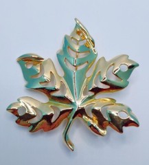 Vintage Maple Leaf Articulated Leaves Shiny Gold Tone Large Brooch Pin