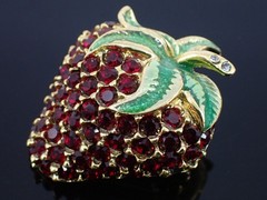 Vintage Strawberry Brooch Red Rhinestone Enamel Leaves Gold Tone Signed Marked