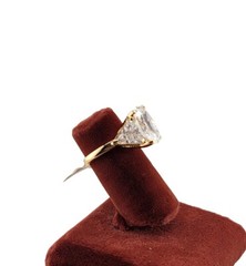 Vtg Sz 7 Ring Oval Triangle Cubic Zirconia 18KGE Gold Electroplate Jewelry USA