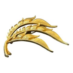 Vintage Gold Tone Fern Leaf Brooch Textured 2.25in