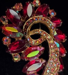 VTG Rhinestone Swirl Brooch Prong And Earing Set Ruby Red Marquise & Red AB NICE