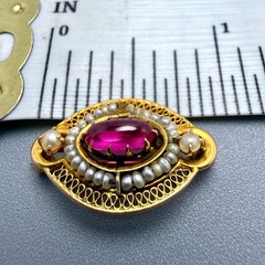 Antique 10K yellow gold red stone & seed pearl brooch pin 2.0 grams