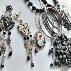 Estate Find Black Silver/Gold Tone Jewelry Lot Necklace, Earrings & Bracelets